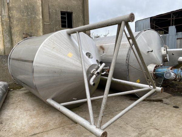 12,000¬_litre_ stainless_steel_jacketed _tank