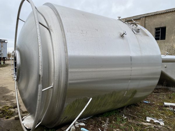 18,000¬_litre_ stainless_steel_jacketed _tank